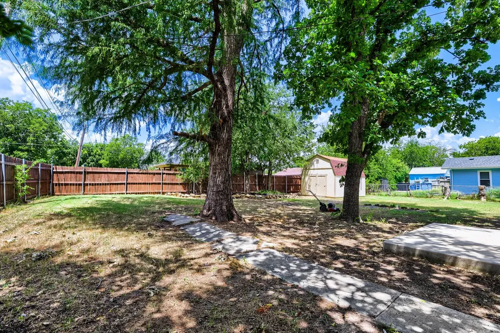 123 S 2nd Street Sanger TX 76266