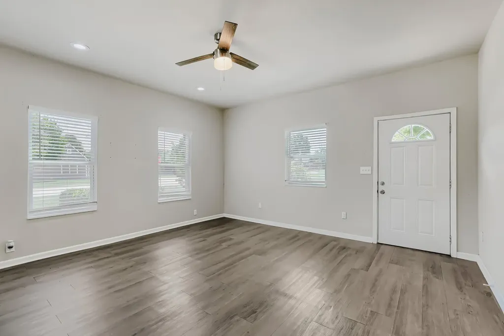 123 S 2nd Street Sanger TX 76266