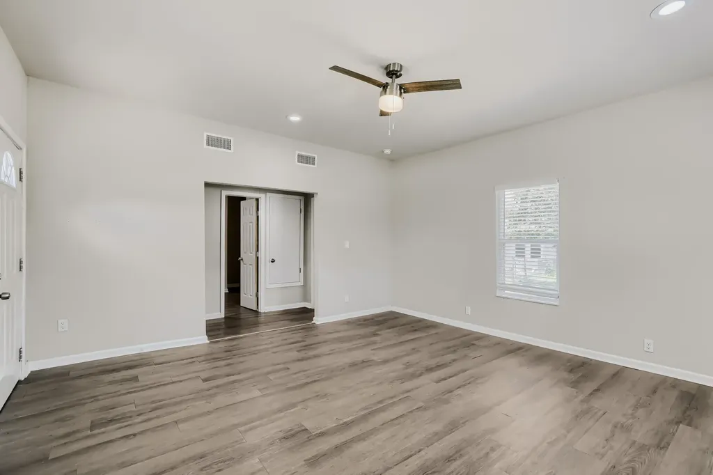 123 S 2nd Street Sanger TX 76266