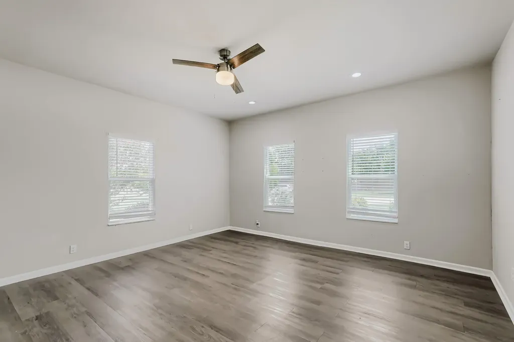 123 S 2nd Street Sanger TX 76266