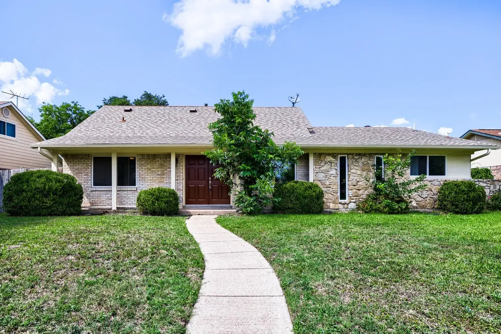 3217 Friar Lane Garland TX 75044