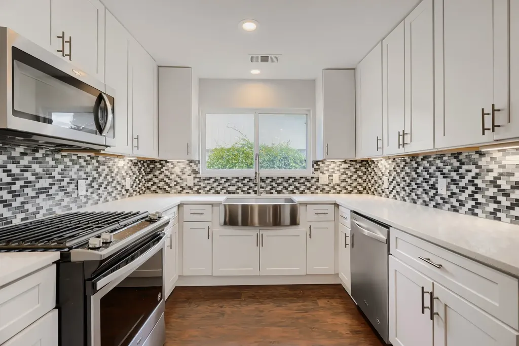 3217 Friar Lane Garland TX 75044