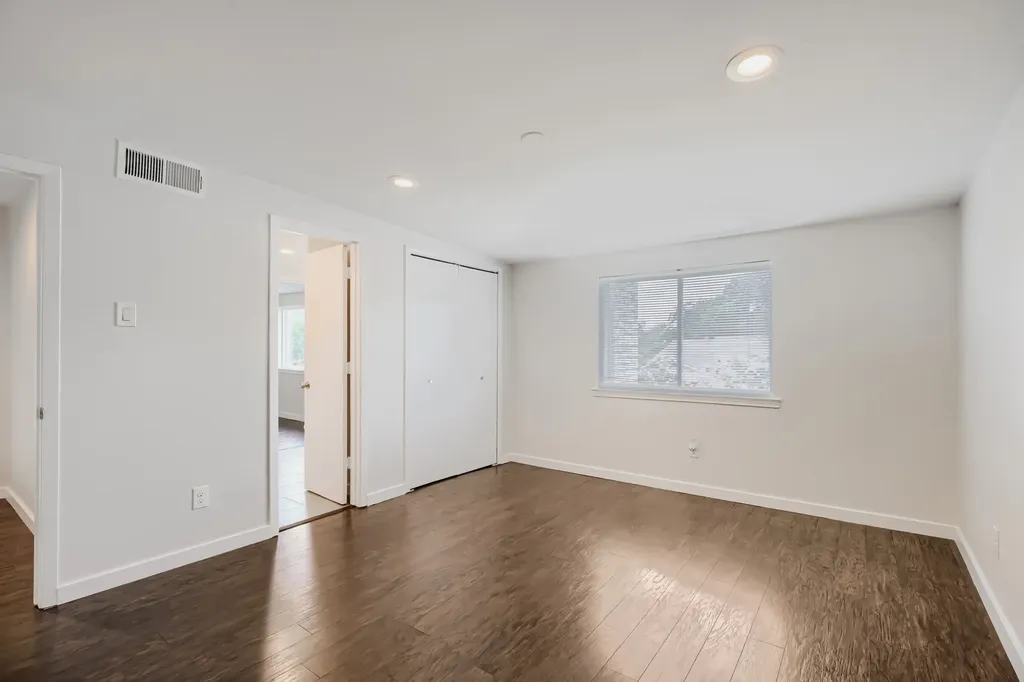 3217 Friar Lane Garland TX 75044