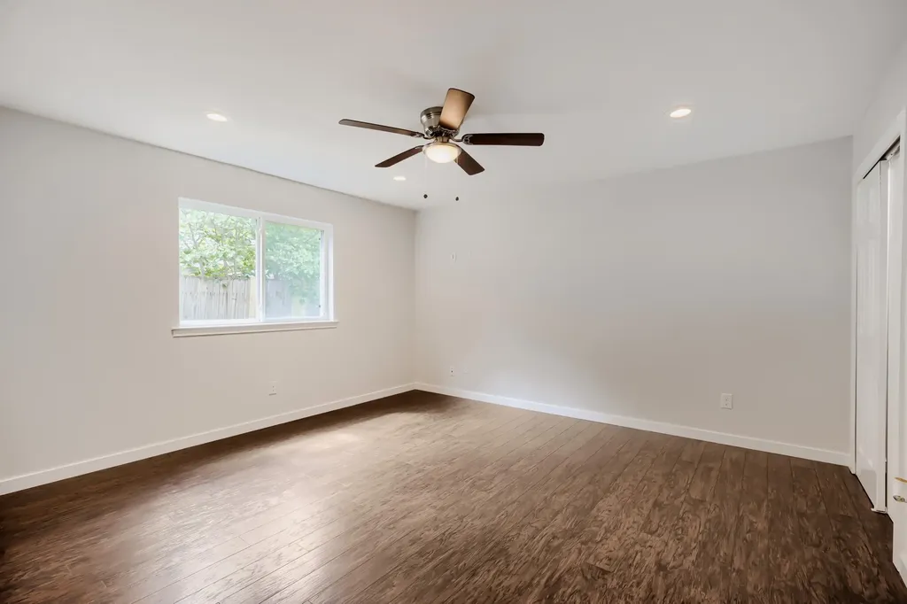 3217 Friar Lane Garland TX 75044