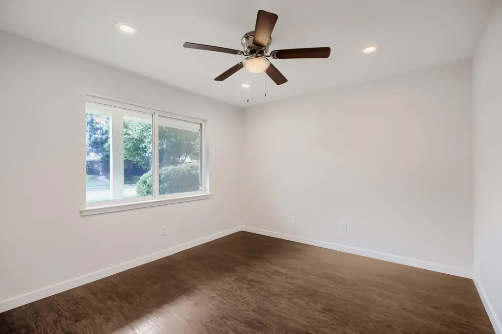 3217 Friar Lane Garland TX 75044