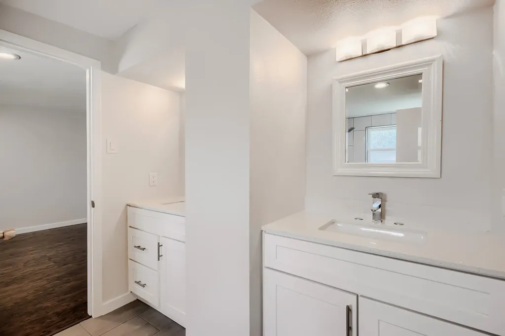 3217 Friar Lane Garland TX 75044