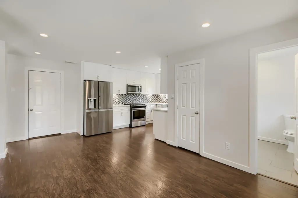 3217 Friar Lane Garland TX 75044
