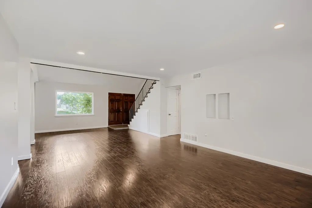 3217 Friar Lane Garland TX 75044