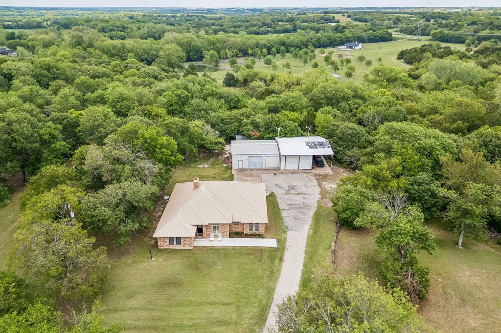 807 E State Highway 11 Tom Bean TX 75491