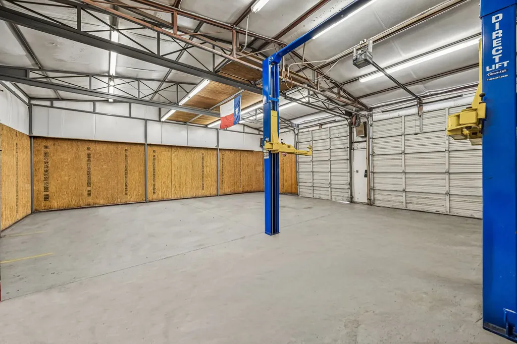 807 E State Highway 11 Tom Bean TX 75491