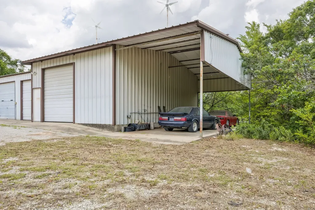 807 E State Highway 11 Tom Bean TX 75491