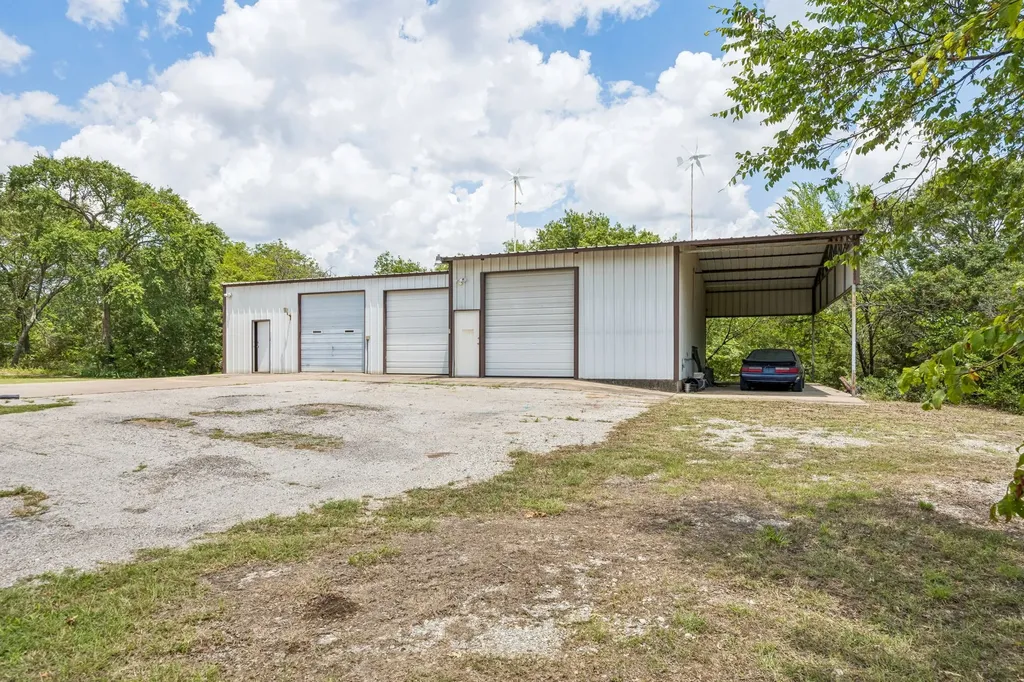 807 E State Highway 11 Tom Bean TX 75491