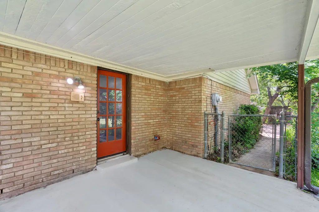 1602 Wagon Wheel Trail Pantego TX 76013