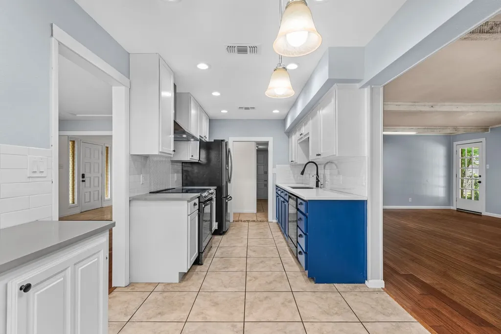 1602 Wagon Wheel Trail Pantego TX 76013