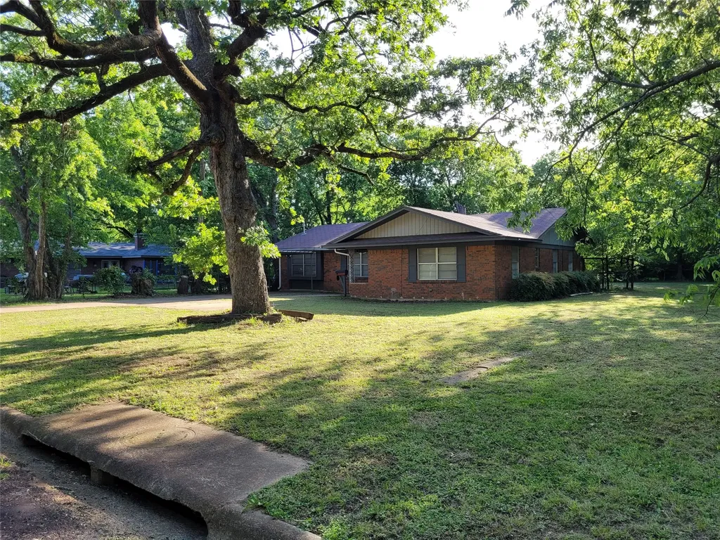 410 SW 22nd Paris TX 75460