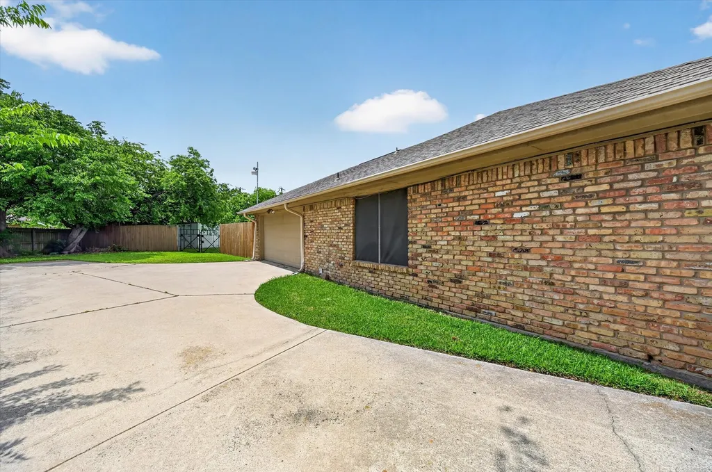 3921 Timberidge Drive Irving TX 75038