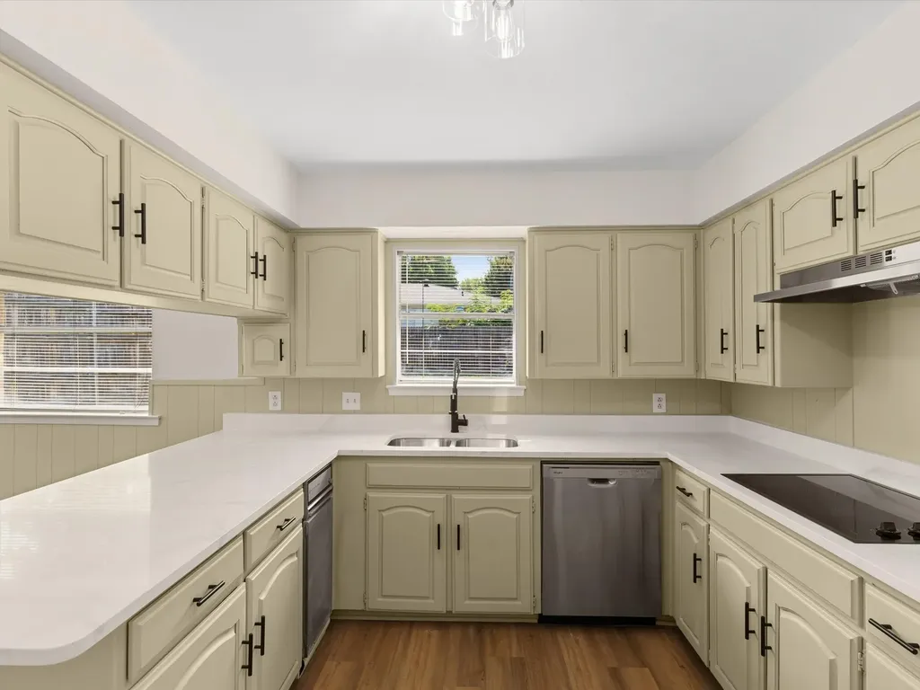 3732 Holland Drive North Richland Hills TX 76180