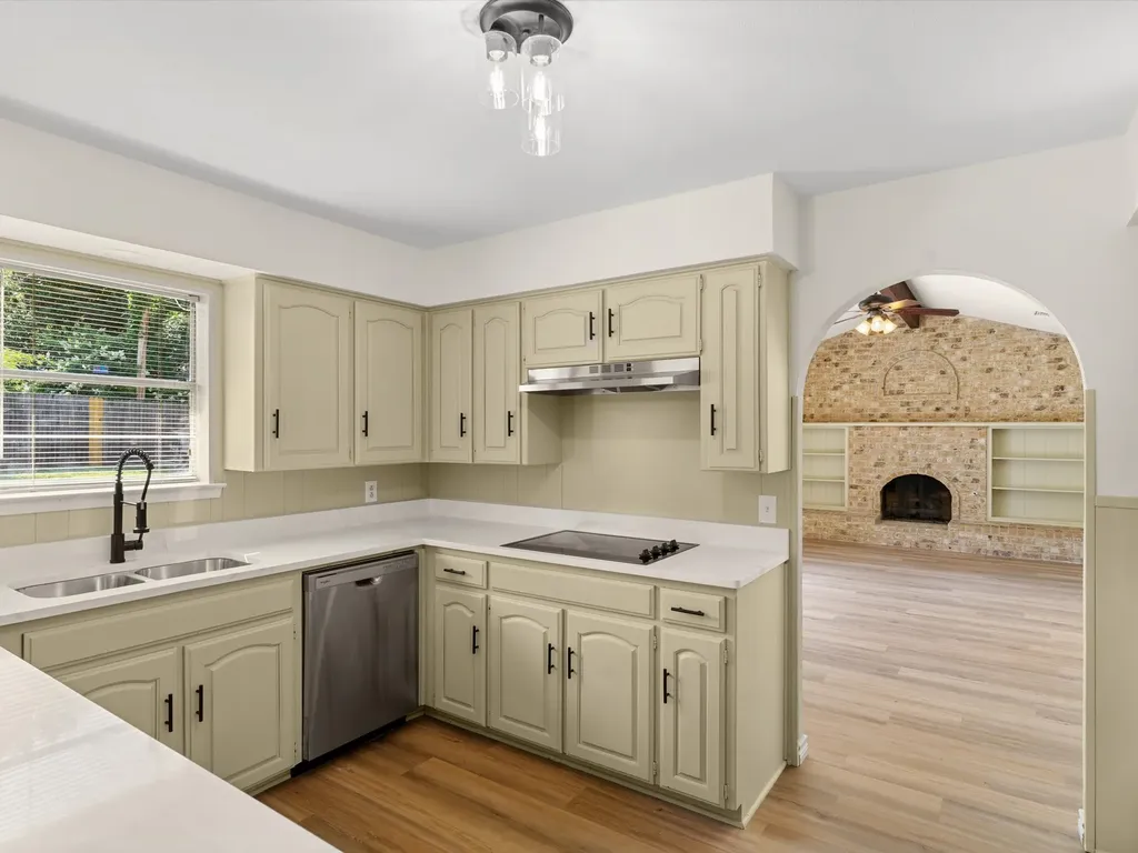 3732 Holland Drive North Richland Hills TX 76180
