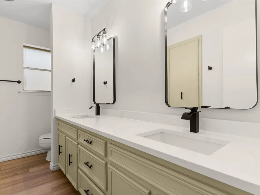 3732 Holland Drive North Richland Hills TX 76180