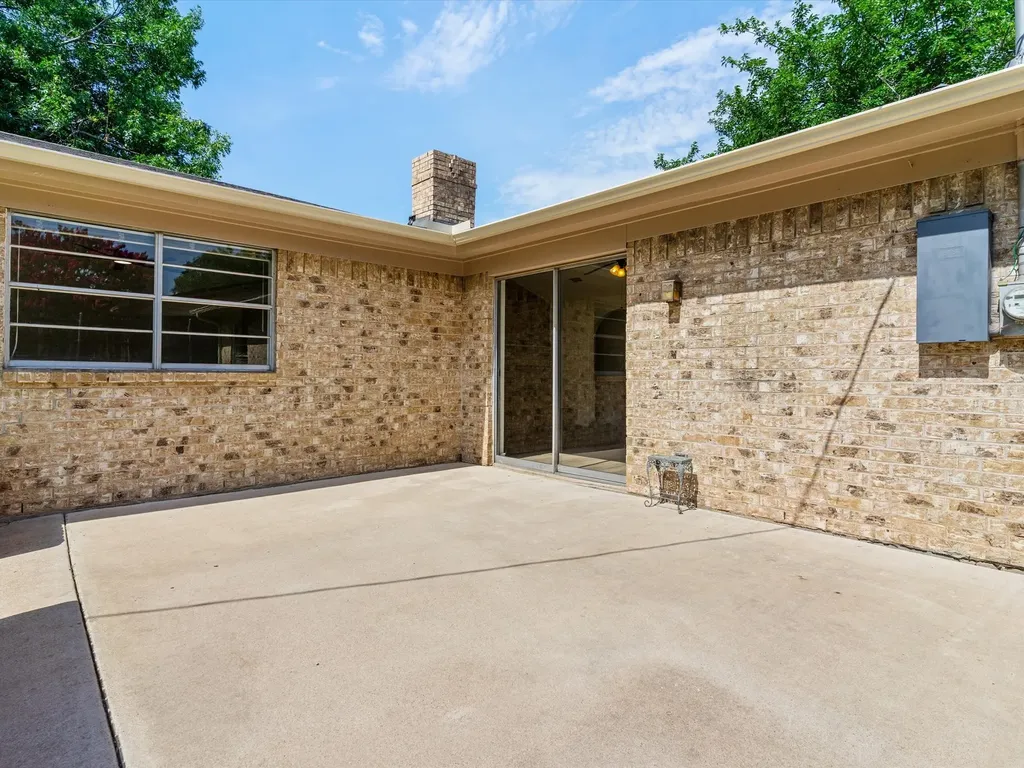 3732 Holland Drive North Richland Hills TX 76180