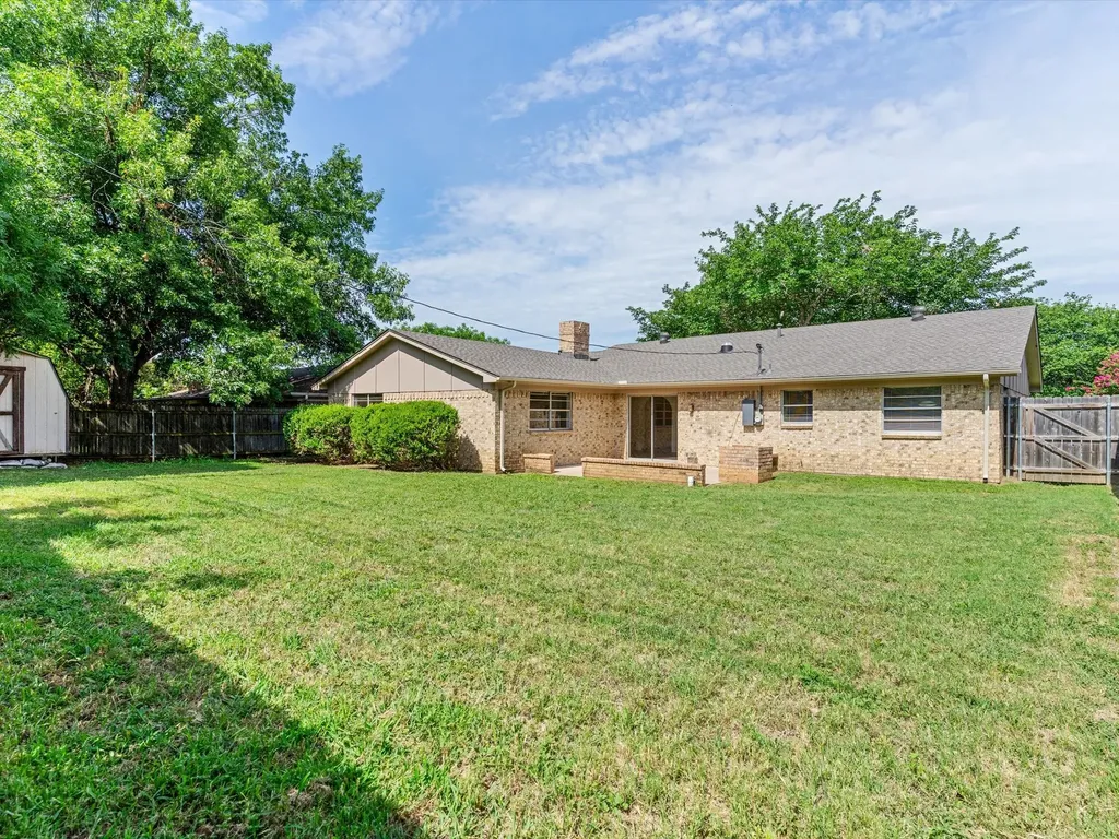 3732 Holland Drive North Richland Hills TX 76180