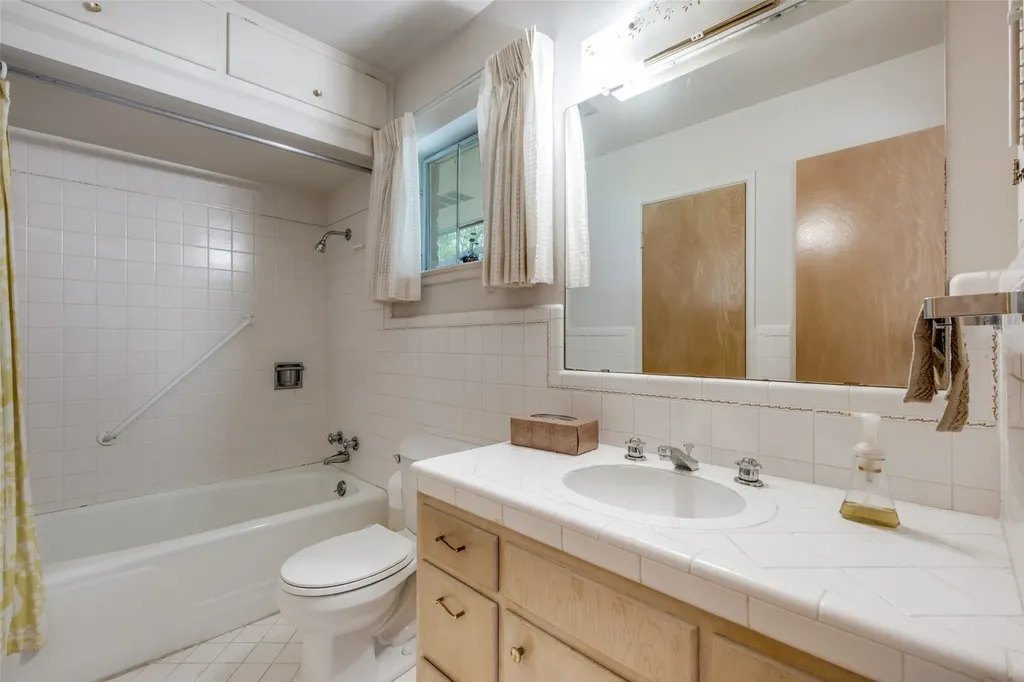 1723 Timbergrove Circle Dallas TX 75208