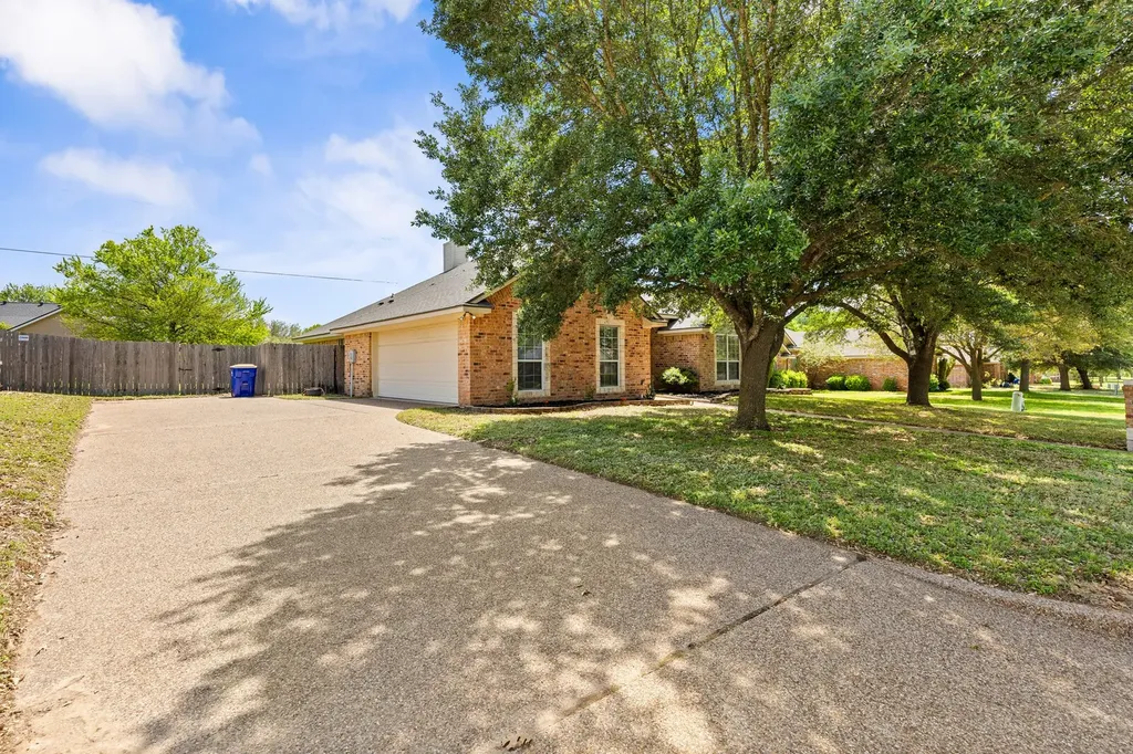 713 Ver-lo Drive Lorena TX 76655
