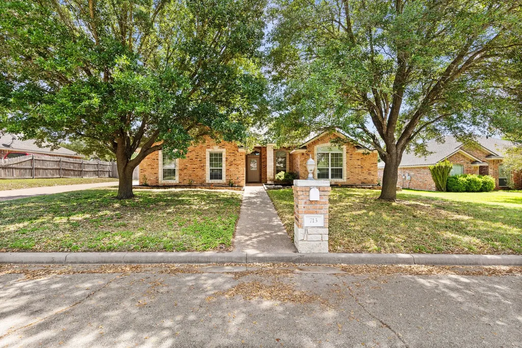 713 Ver-lo Drive Lorena TX 76655