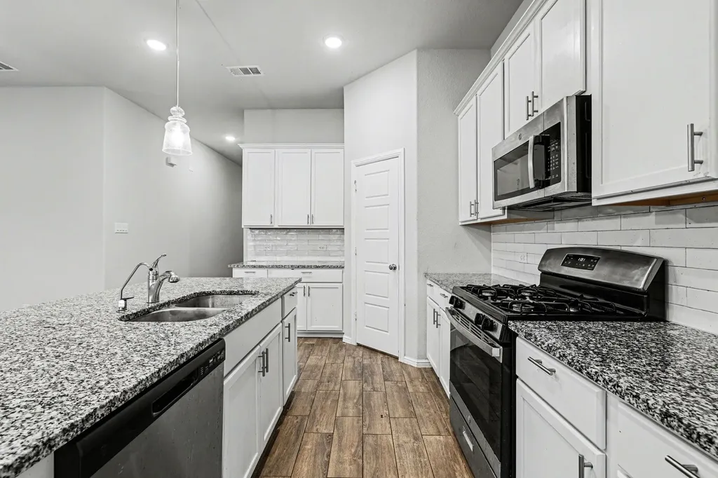 157 Greenback Trail Fort Worth TX 76131