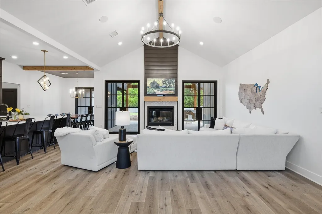 257 Fox Run Lane Robinson TX 76706