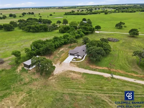 11458 St Highway 171 Covington TX 76636