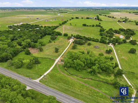 11458 St Highway 171 Covington TX 76636