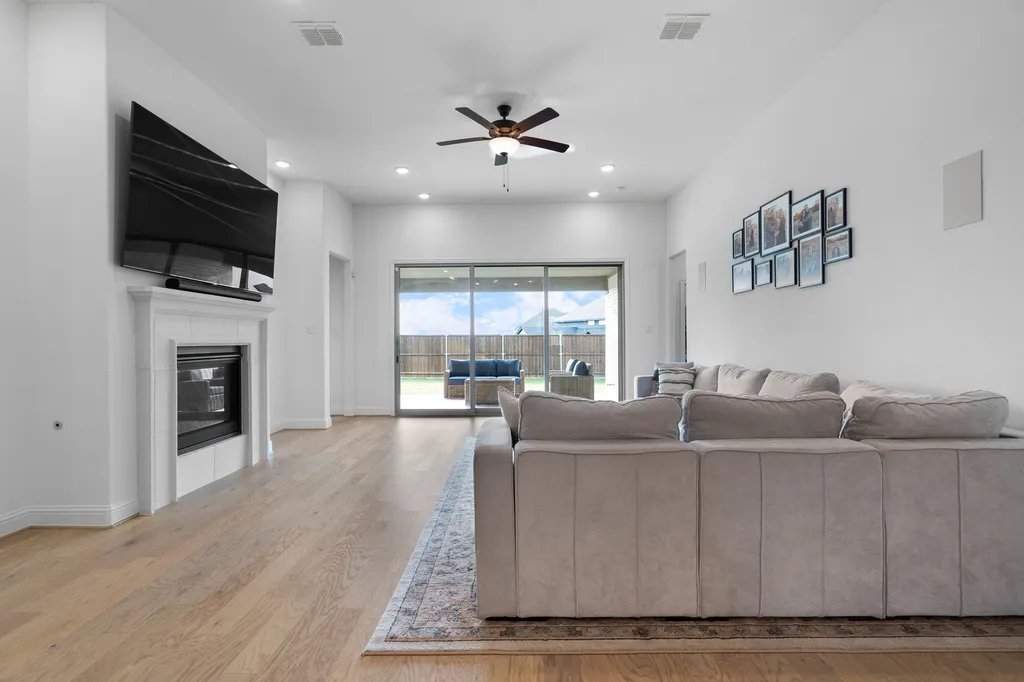 328 Savannah Lane Oak Point TX 75068