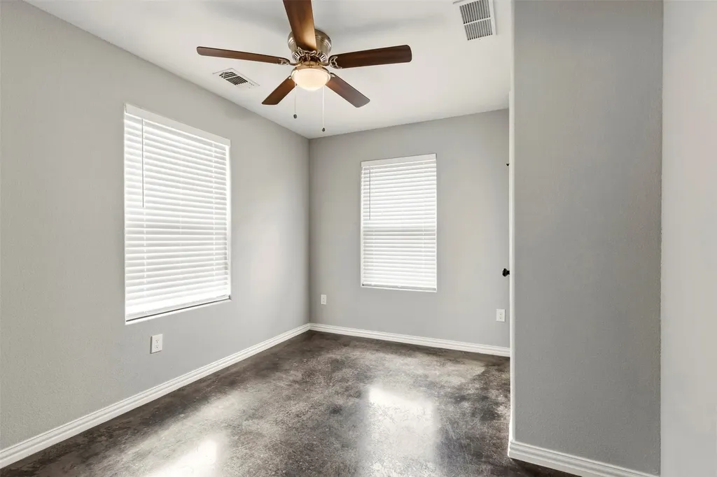 933 Rice Street Denison TX 75020