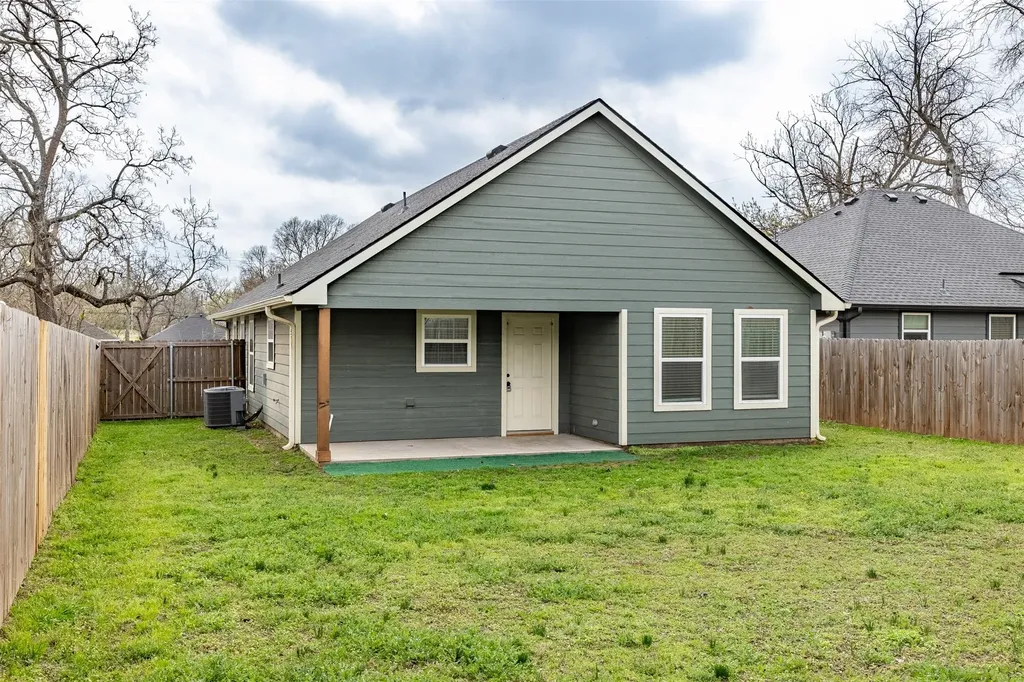 933 Rice Street Denison TX 75020
