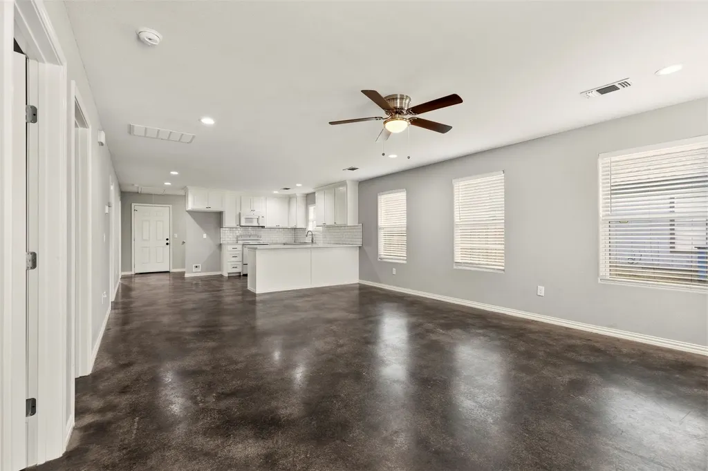 933 Rice Street Denison TX 75020