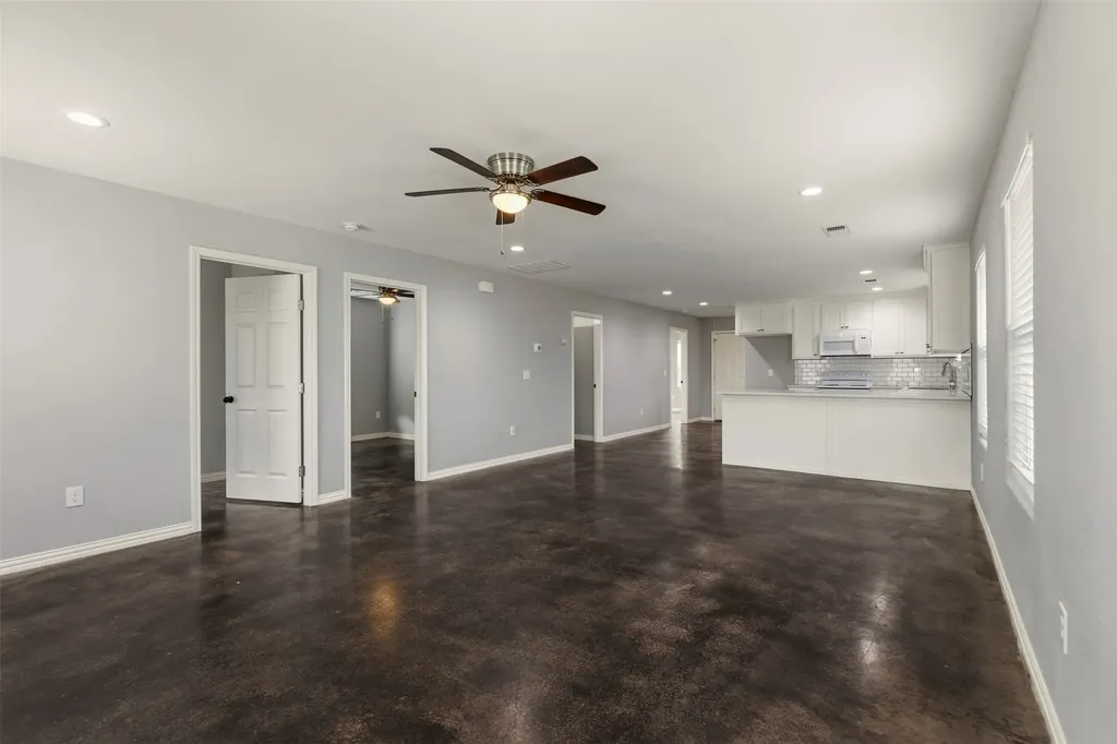 933 Rice Street Denison TX 75020