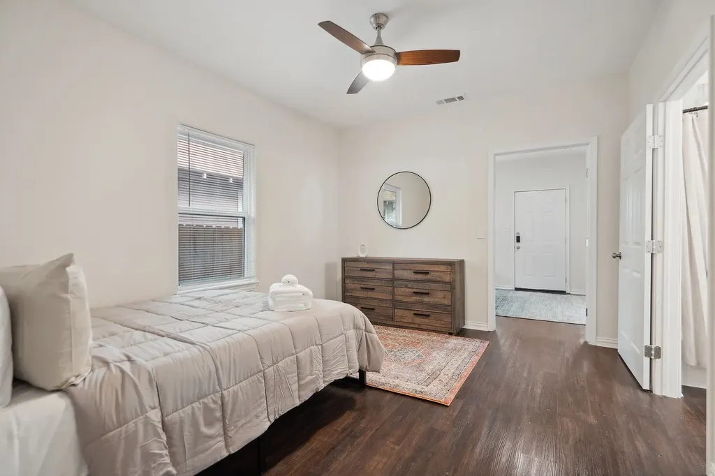 4216 E Side Avenue Dallas TX 75226