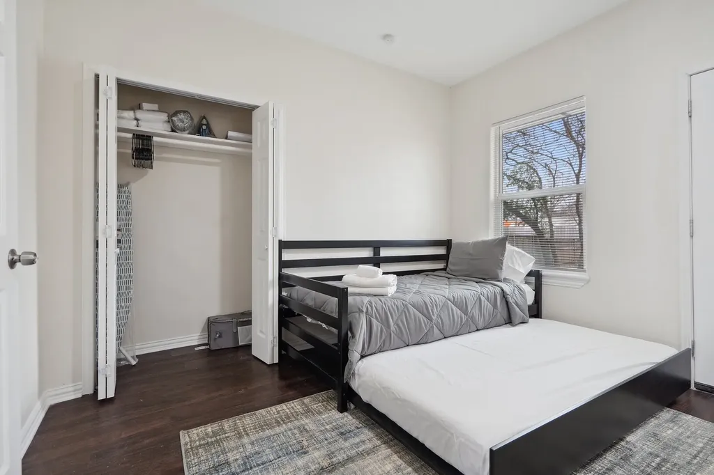 4216 E Side Avenue Dallas TX 75226