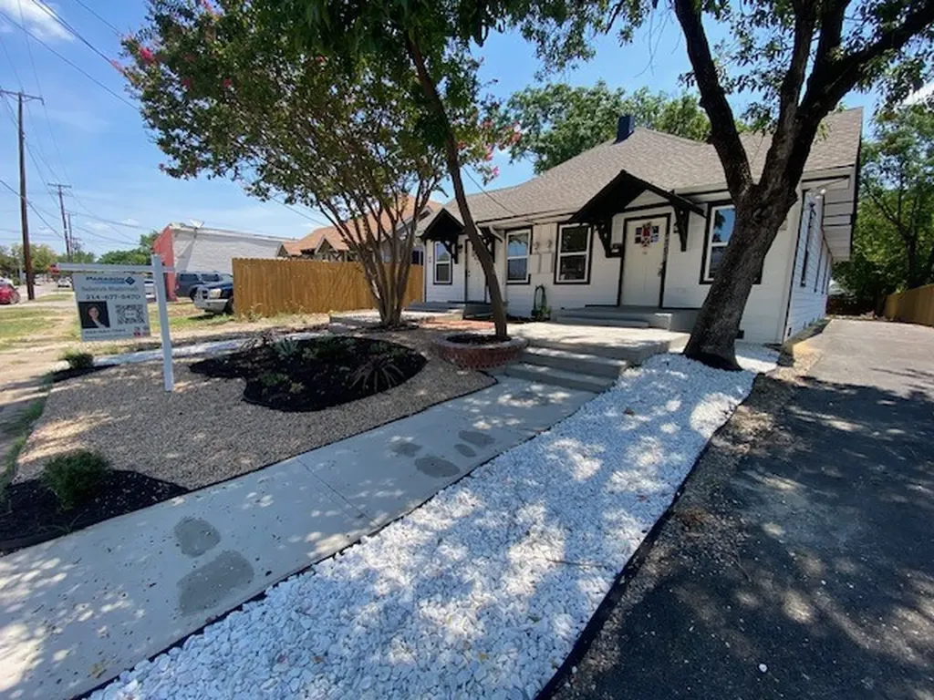 4216 E Side Avenue Dallas TX 75226