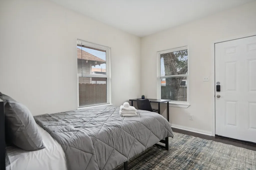 4216 E Side Avenue Dallas TX 75226