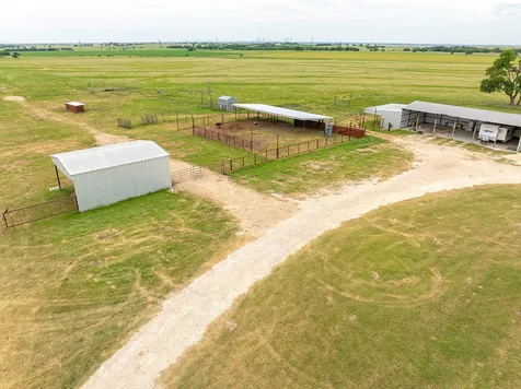 1010 County Road 382 Era TX 76238