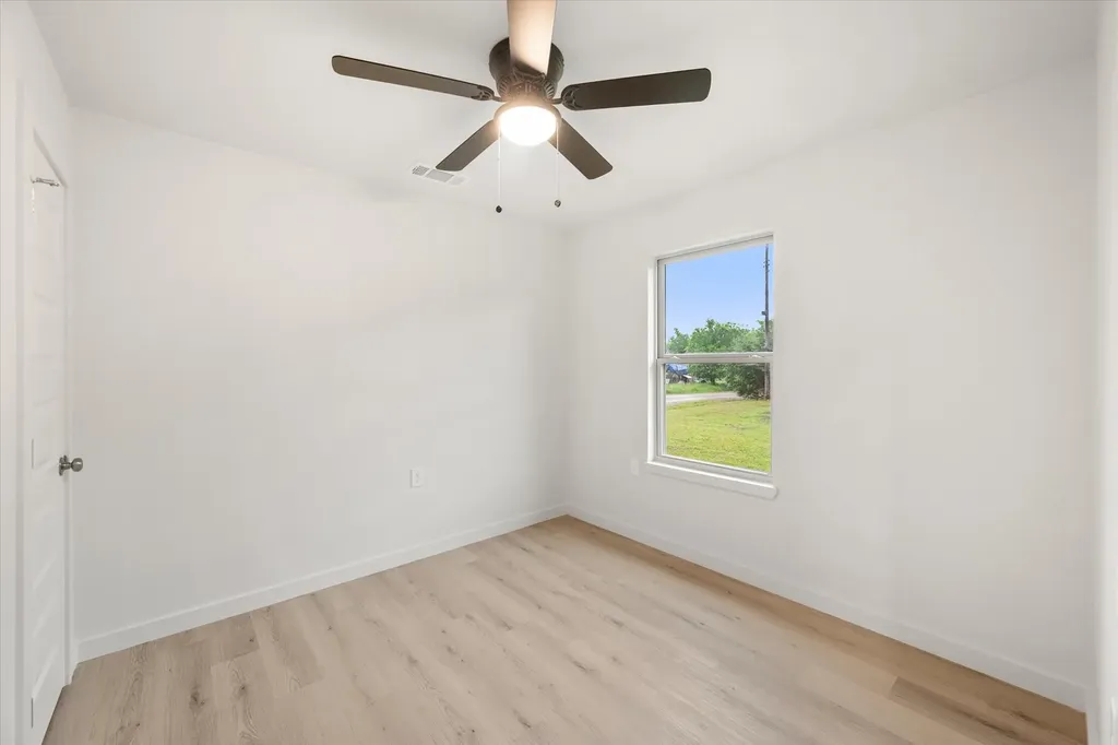 901 S 3rd Dawson TX 76639
