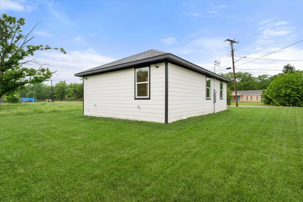 901 S 3rd Dawson TX 76639