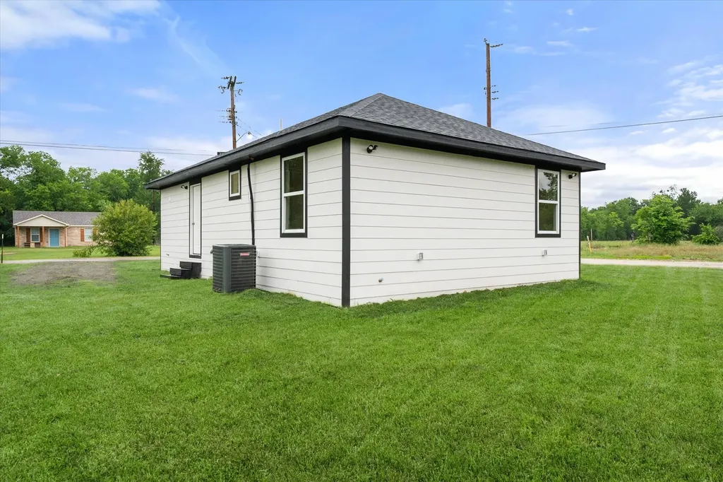 901 S 3rd Dawson TX 76639