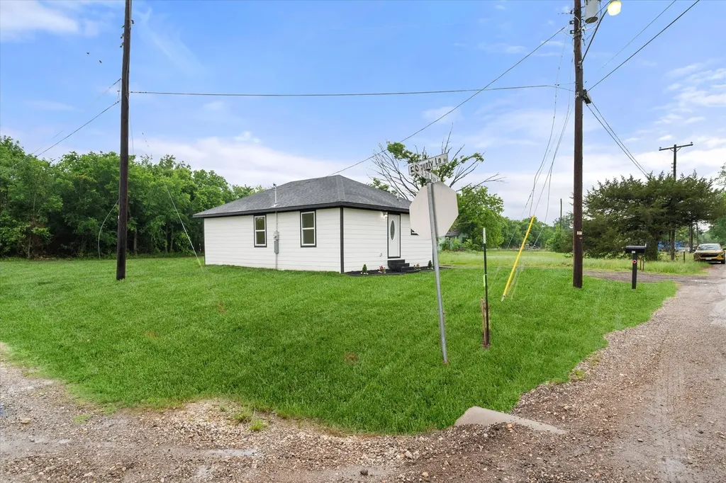 901 S 3rd Dawson TX 76639