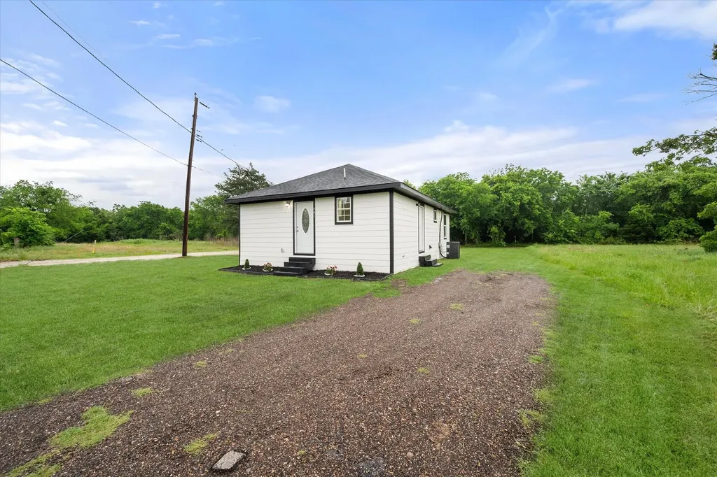 901 S 3rd Dawson TX 76639