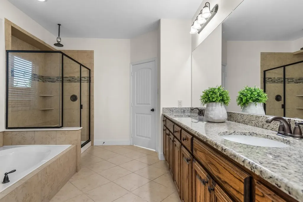 1517 Presley Way Lantana TX 76226