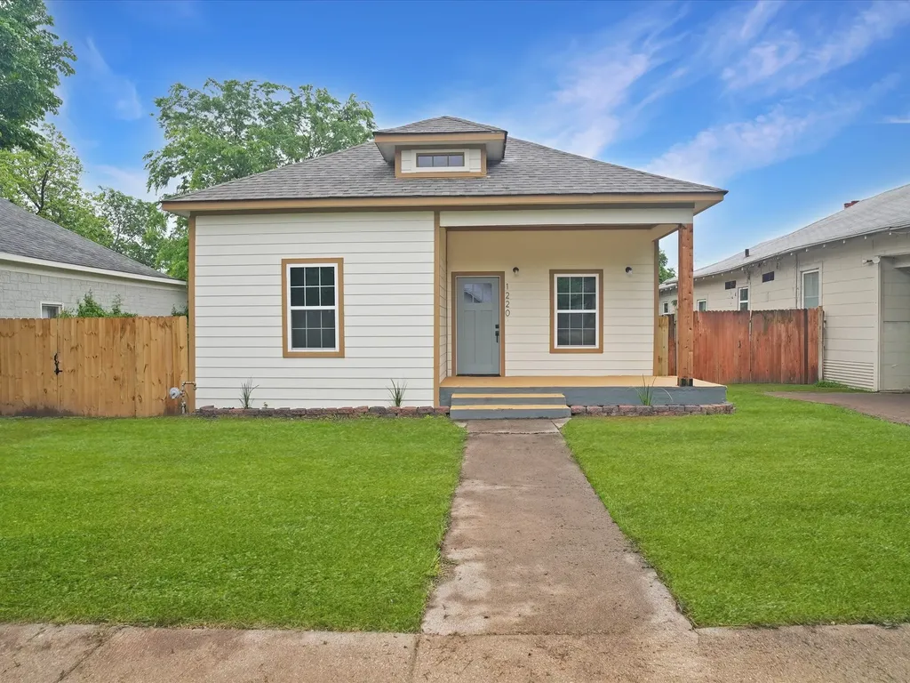 Fort Worth TX, 1220 E Pulaski Street