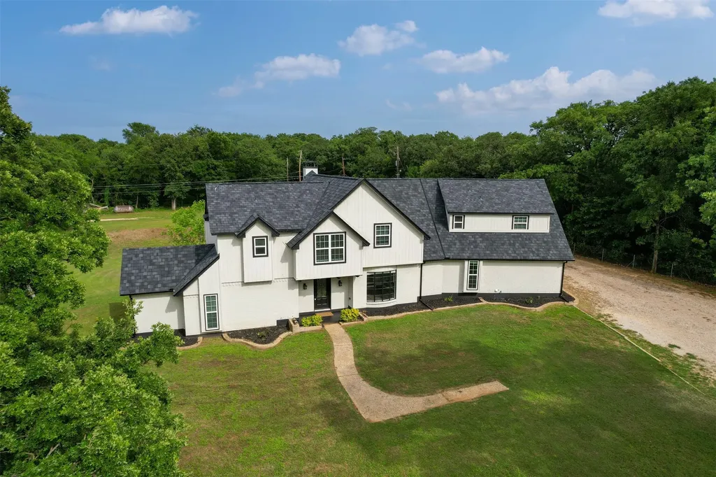 7511 Willow Oak Lane Arlington TX 76001